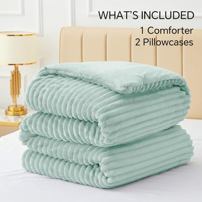 BEDELITE Fleece King Comforter Set, Fluffy Bed Set, Light Green