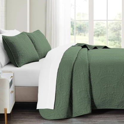 akkialla 118"x106" Olive Green California King Quilt Set, Oversized Floor-Length Bedspread, Modern Coin Pattern Microfiber Coverlet, 3-Piece All Season Bedding with 2 Pillow Shams