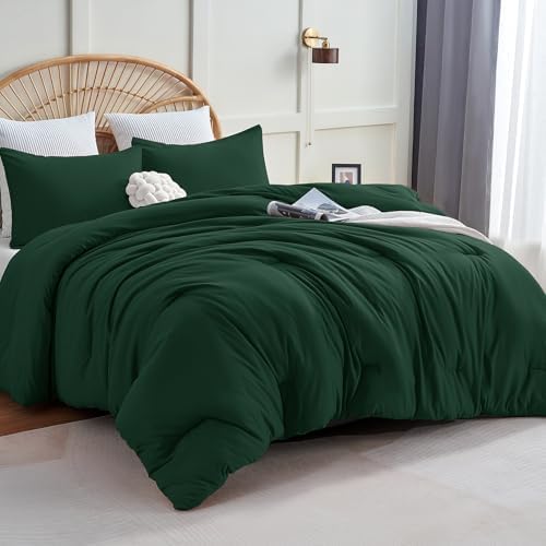 CozyLux Oversized King Comforter Set 3 Pieces Emerald Green Quilted Bedding