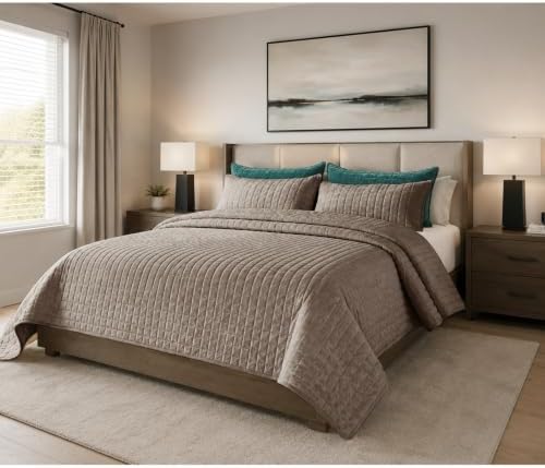 Quilt Set California King Size 106x118 Luxurious Velvet Bedding Sets with 2 Pillow Shams 20x36 3 Pieces Ultra Soft Quilted Bedspread Coverlet Comforter for All Season,Brown