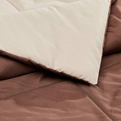 Amazon Basics Soft Comforter Blanket, Reversible Lightweight Microfiber All Season, Warm Bed Comforter, Full/Queen, Chocolate/Khaki