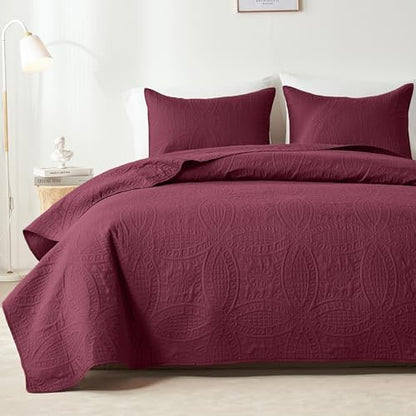 akkialla Burgundy King/Cal King Quilt Set, Ultrasonic Lightweight Bedspread Coverlet for Modern Minimalist Bedroom, Soft Microfiber Coin Pattern Bedding, 3-Piece (1 Quilt, 2 Pillow Shams)