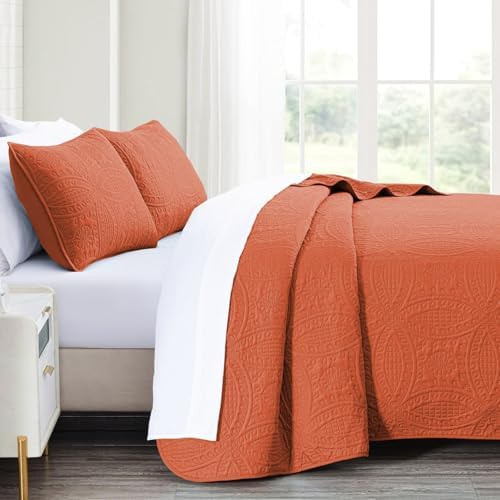 akkialla King Quilt Bedding Set,Burnt Orange Ultrasonic King/Cal King Quilt Set,Lightweight Soft Bedspread Coverlet,Modern Style Coin Pattern Bed Cover for All Seasons,3 Piece(1 Quilt,2 Pillow Shams)