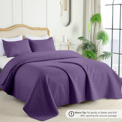 FLYMME Oversized King/California King Quilt Set 118"x106", Purple 3-Piece Floor-Length Bedspread, Premium Microfiber Lightweight Coverlet for King/California King Bed (1 Quilt, 2 Shams)