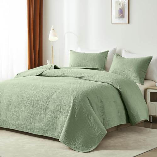 akkialla 118"x106" Sage Green California King Quilt Set, Oversized Floor-Length Bedspread, Modern Coin Pattern Microfiber Coverlet, 3-Piece All Season Bedding with 2 Pillow Shams