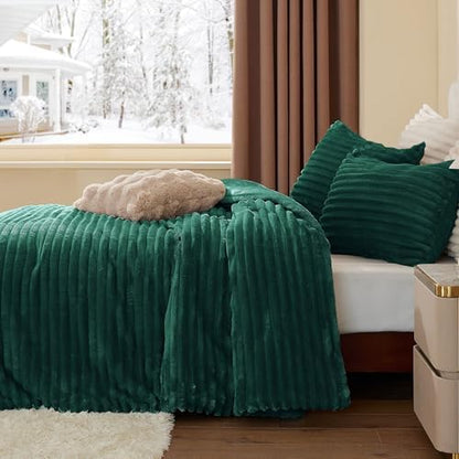 BEDELITE Fleece King Comforter Set, Fluffy Bed Set, Dark Green