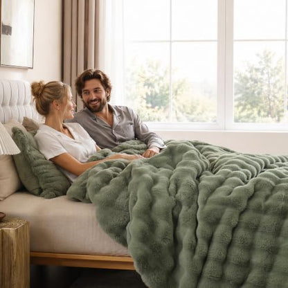 YIKUSH Twin Faux Fur Soft Comforter Set, Fluffy Green Rabbit Fur Comforter
