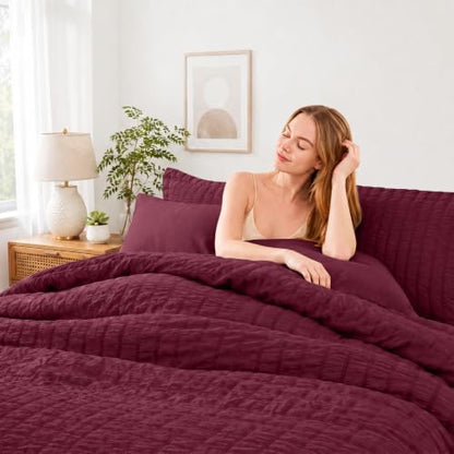 HIMEET Queen Comforter Set, 7-Piece Seersucker Bed in a Bag, Burgundy