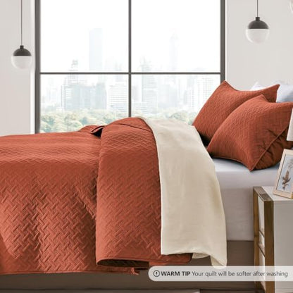 FLYMME Oversized King/California King Quilt Set 118"x106", Burnt Orange 3-Piece Floor-Length Bedspread, Premium Microfiber Lightweight Coverlet for King/California King Bed (1 Quilt, 2 Shams)