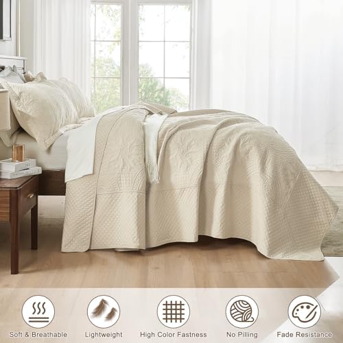 Qucover Oversized King Quilt Bedspread 132x 120, Extra Wide Alaska King Quilt, 3 Piece Soft Microfiber Lightweight Super King Quilts Set, Vintage Persian Pattern, with Pillow Shams, Beige