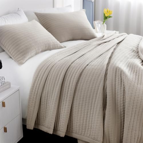 Oversized Queen Quilt Set 102 x 106 in, Lightweight, Oatmeal