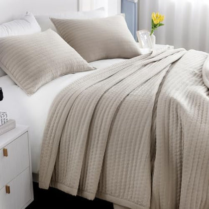Oversized Queen Quilt Set 102 x 106 in, Lightweight, Oatmeal