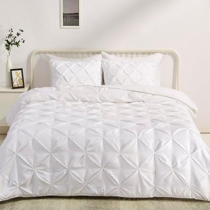 Amazon Basics Soft, Lightweight Down-Alternative Comforter Set, 3-Piece Pinch-Pleat Bedding Set with Piped Edges, Full/Queen Size, Bright White