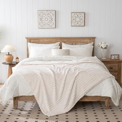 Beige Throw Blanket - Soft & Fluffy Fleece, Cute & Aesthetic, Perfect for Sofa, Couch, Chair, Bed, Living Room & Bedroom, All-Season Use, Plush & Cozy Decorative Blanket 50x60