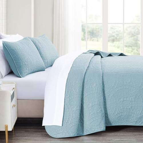 akkialla King Quilt Bedding Set,Sky Blue Ultrasonic King/Cal King Quilt Set,Lightweight Soft Bedspread Coverlet,Modern Style Coin Pattern Bed Cover for All Seasons,3 Piece(1 Quilt,2 Pillow Shams)