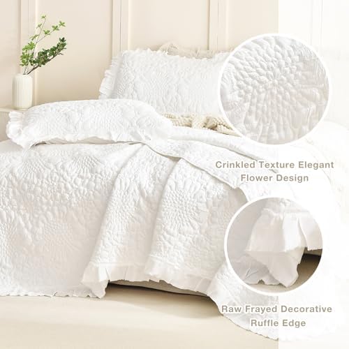 Masaca White Ruffled Oversized King Quilt(118"x106"),Lightweight Farmhouse Shabby Boho Chic Bedding Set,3 Pieces Crinkled Stone-Washed Microfiber California King Bedspread for All Season