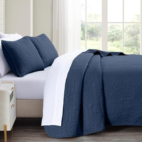 akkialla Navy King/Cal King Quilt Set, Ultrasonic Lightweight Bedspread Coverlet for Modern Minimalist Bedroom, Soft Microfiber Coin Pattern Bedding, 3-Piece (1 Quilt, 2 Pillow Shams)