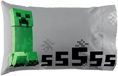 Jay Franco Minecraft Creeper 4 Piece Twin Bed-in-A-Bag Bedding Set with Bonus Tote