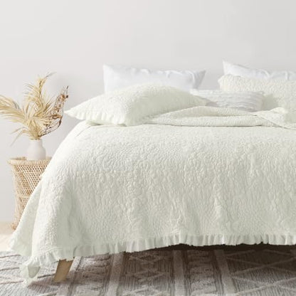 HORIMOTE HOME Cream White Ruffled Quilt Queen Size, Soft Lightweight Crinkled Farmhouse Shabby Chic Bedding Set, 3 Pieces Reversible Bedspread with Pillow Sham for All Season