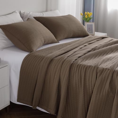 XL King Quilt Set 108 x 98 in, Lightweight, Cub