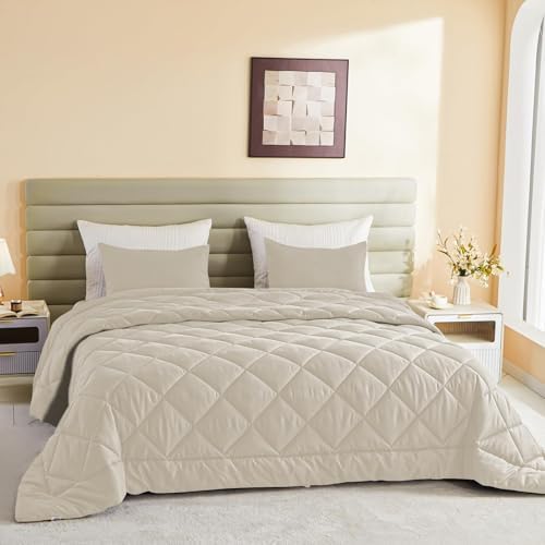 Oversized King Comforter, Extra Large King Size Comforter Oversized, All Season Soft Lightweight Quilt Down Alternative Duvet Insert with 8 Corner Tabs(128x120. Beige)