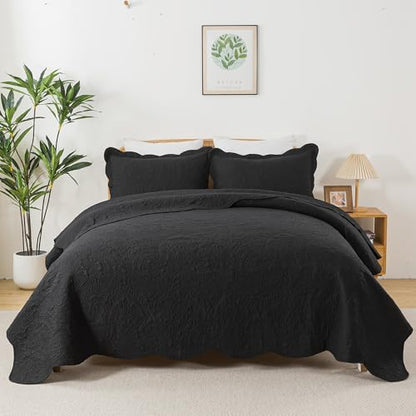 HoneiLife Queen Quilt Bedding Set - Microfiber Quilt Sets for Queen Bed, 3-Piece Lightweight Bedspreads,Reversible Coverlets Rustic Bedlinen Sets, Floral Bedding Set All Season Quilts-Black
