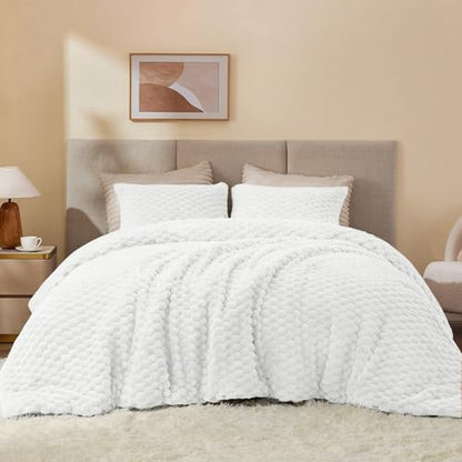 BEDELITE Fluffy King Comforter Set, Bright White Fleece Bed Set 3 Pieces