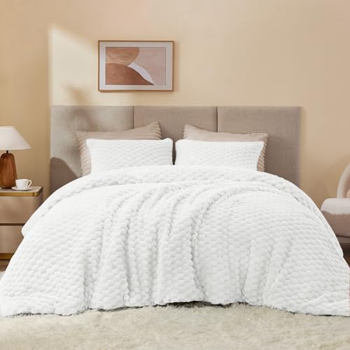 BEDELITE Fluffy Queen Comforter Set, Bright White Fleece Bed Set 3 Pieces
