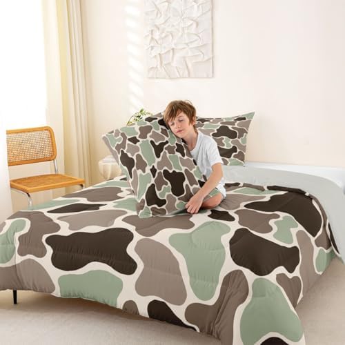 Feelyou Green Camo Bedding Set Soft for Boys Girls, Army Hunting Comforter Set King Size Camouflage Duvet Quilt Microfiber Military Style Bedroom Decor 3 Pcs with 2 Pillow Cases