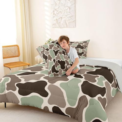 Feelyou Green Camo Bedding Set Soft for Boys Girls, Army Hunting Comforter Set King Size Camouflage Duvet Quilt Microfiber Military Style Bedroom Decor 3 Pcs with 2 Pillow Cases