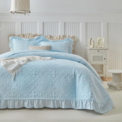 Ruffles Quilt Set Queen Size 96 * 96in - 3 Pieces Solid Shabby Chic Farmhouse Ruffled Bedding Rustic Coverlet Lightweight Fluffy Summer Oversized Bedspread with Shams for Women Men Light Blue