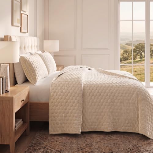 Tribeca Living Lugano Oversized Velvet Quilt Set - All Season, Extra Large, 3 Piece Queen Size Comforter Set with 2 Pillow Shams in Ivory Honeycomb Pattern 260GSM