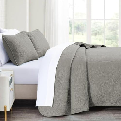 akkialla 118"x106" Grey California King Quilt Set, Oversized Floor-Length Bedspread, Modern Coin Pattern Microfiber Coverlet, 3-Piece All Season Bedding with 2 Pillow Shams