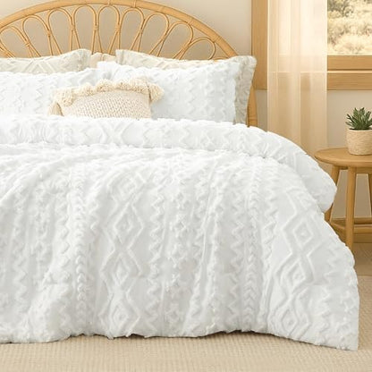 Amélie Home Tufted Boho Comforter Set Twin Size, 2 Pieces Soft Textured Bed Set, Lightweight Breathable Comforter for All Seasons, Farmhouse Shabby Chic Jacquard Bedding, Cozy Gift for Women, White