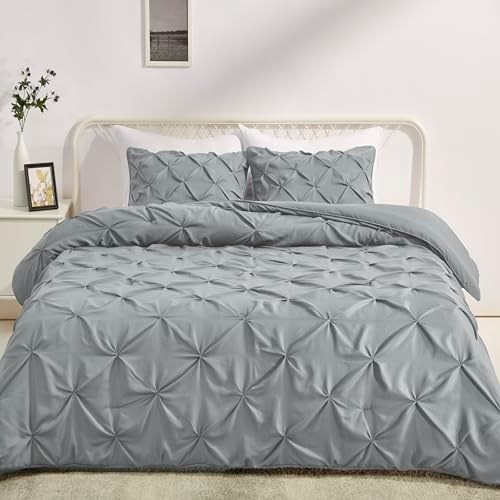 Amazon Basics Soft, Lightweight King Size Comforter Set, All-Season Down-Alternative 3-Piece Bedding Set, Pinch Pleat Design with Piped Edges, Dark Grey