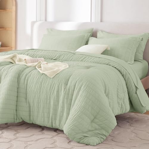 MUXHOMO 7 Pieces King Comforter Set, Seersucker Bed in a Bag King Size, All Season Luxury Bedding Set with Comforter, Flat Sheet, Fitted Sheet, Pillowcases & Shams, Light Green