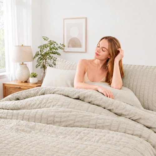 HIMEET Oversized Queen Comforter Set, 7-Piece Seersucker Bed in a Bag Beige