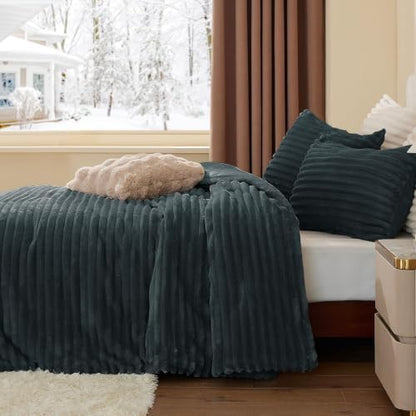 BEDELITE Fleece Oversized Queen Comforter Set, Fluffy Bed Set, Dark Grey