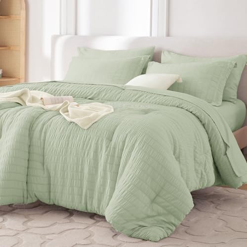 MUXHOMO 7 Pieces Oversized King Comforter Set, Seersucker Bed in a Bag Oversized King Size, All Season Luxury Bedding Set with Comforter, Flat Sheet, Fitted Sheet, Pillowcases & Shams, Light Green