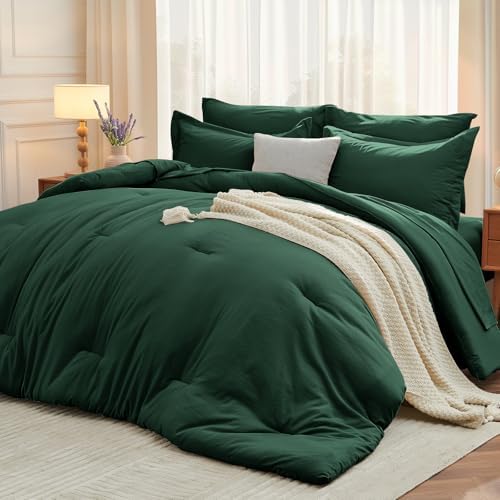 MUXHOMO 7 Pieces Oversized Queen Comforter Set, Soft Bed in a Bag Oversized Queen Size, All Season Bedding Set with Comforter, Flat Sheet, Fitted Sheet, Pillowcases & Shams, Dark Emerald Green