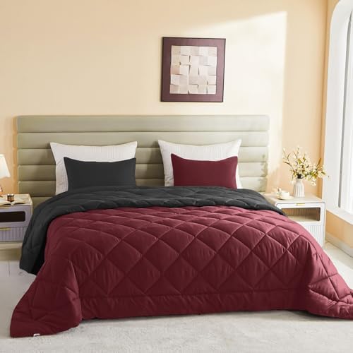 Oversized King Comforter, Extra Large King Size Comforter Oversized, Soft Lightweight Quilt Down Alternativewith 8 Corner Tabs(120x128, Black&Red)