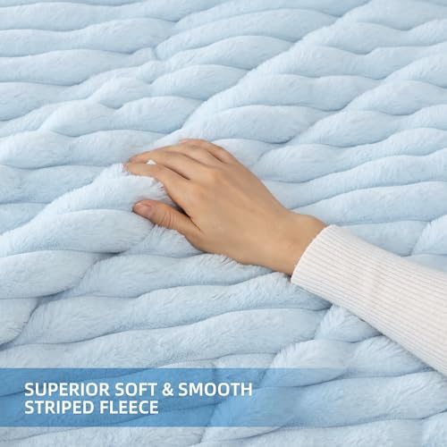 Smoofy Fluffy Queen Size Comforter 3 PCS - Light Blue Fleece Bedding Set