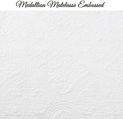 Cozy Line Home Fashions 100% Cotton Victorian Medallion Solid White Matelasse Embossed Bedding Quilt Set, Reversible Lightweight Bedspread, Coverlet for All Season (Blantyre - White, King - 3 piece)