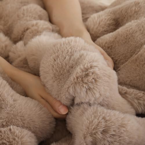 YIKUSH Queen Faux Fur Soft Comforter Set, Fluffy Khaki Rabbit Fur Comforter