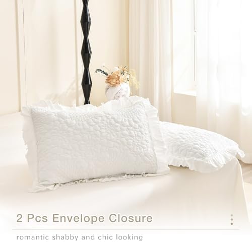 Masaca White Ruffled Oversized King Quilt(118"x106"),Lightweight Farmhouse Shabby Boho Chic Bedding Set,3 Pieces Crinkled Stone-Washed Microfiber California King Bedspread for All Season