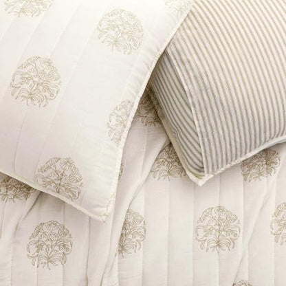 Wonderful Cotton Gauze Quilt Set Queen Size Off White Floral Bed Cover for All Season, Reversible Voile Quilt Bedding Sets with Pillow Shams for Queen Bed, Floral Bedspread Coverlet Set