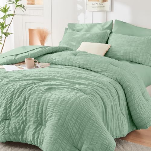 HYMOKEGE Sage Green California King Comforter Set Seersucker 7 Pieces, All Season Luxury Bed in a Bag for Bedroom, Bedding Set with Comforters, Sheets, Pillowcases & Shams