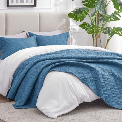 Love's cabin California King Quilt, Soft Bedspread Comforter, Misty Blue