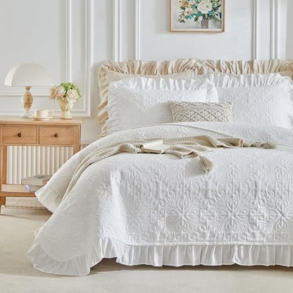 Ruffles Quilt Set King Size 96 * 108 in - 3 Pieces Solid Shabby Chic Farmhouse Ruffled Bedding Rustic Coverlet Lightweight Fluffy Summer Oversized Bedspread with Shams for Women Men White