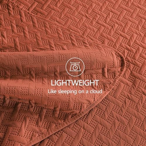 FLYMME Burnt Orange Twin Quilt Bedding Set Thin Lightweight Bedspreads,Modern Style Geometric Weave Stripe Pattern,Soft Microfiber Bed Coverlet for All Season (1 Quilt, 1Sham)